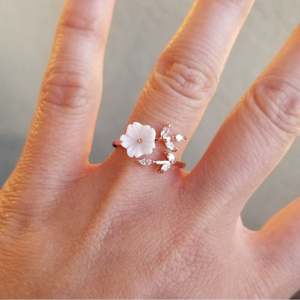 💎NEW💎 GOLD PLATED CHERRY BLOSSOM RING - Picture 6 of 11